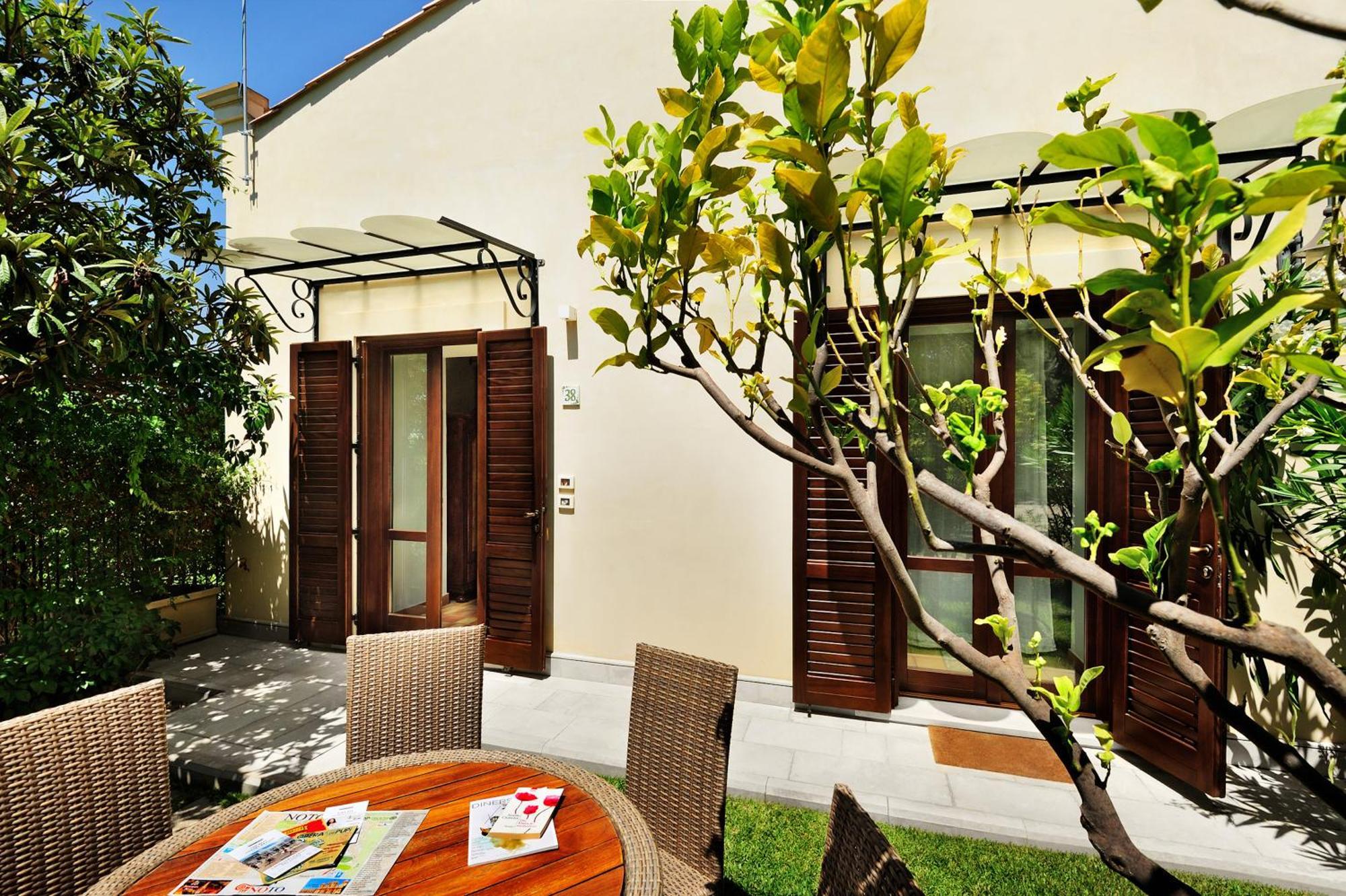 Kallikoros Country Resort & Spa Noto Exteriör bild